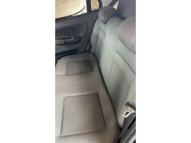 VOLKSWAGEN - GOL - 2008/2009 - Preta - R$ 25.000,00