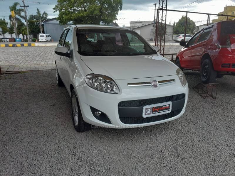 FIAT - PALIO - 2013/2014 - Branca - R$ 38.800,00