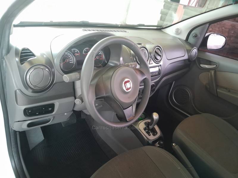 FIAT - PALIO - 2013/2014 - Branca - R$ 38.800,00