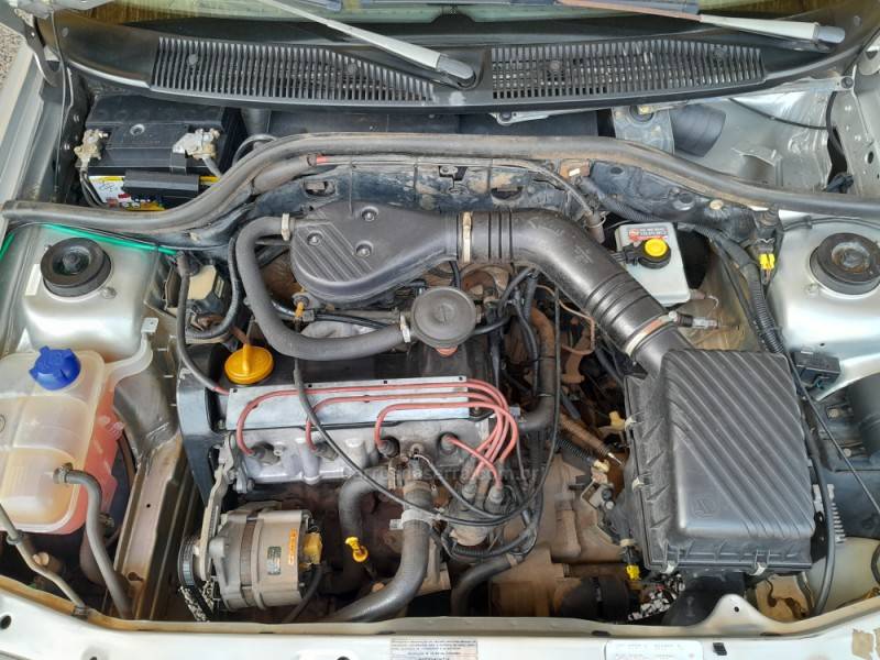 FORD - ESCORT - 1995/1995 - Prata - R$ 15.000,00