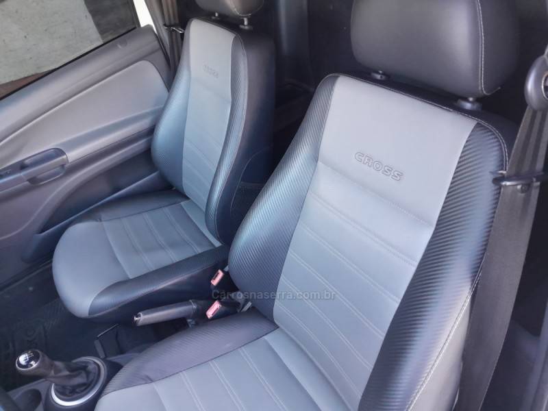 VOLKSWAGEN - SAVEIRO - 2014/2015 - Branca - R$ 66.900,00