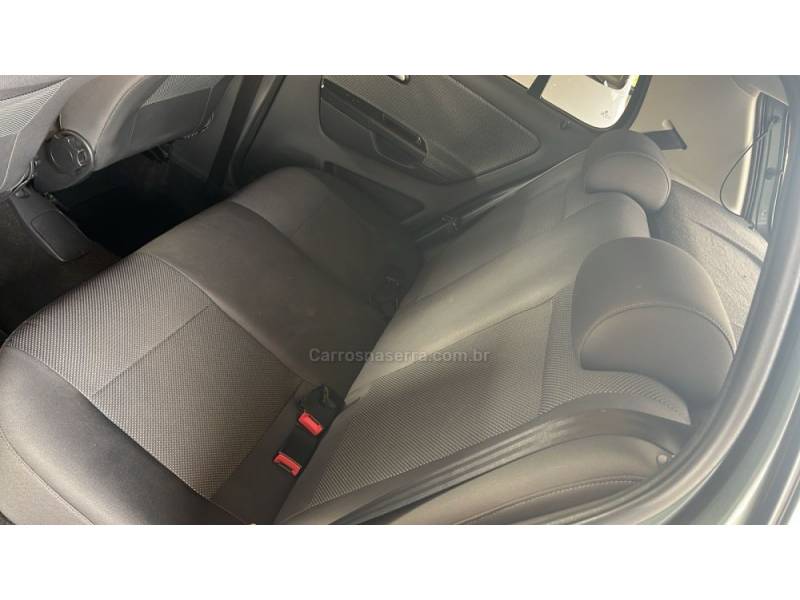 VOLKSWAGEN - FOX - 2011/2012 - Cinza - R$ 36.000,00