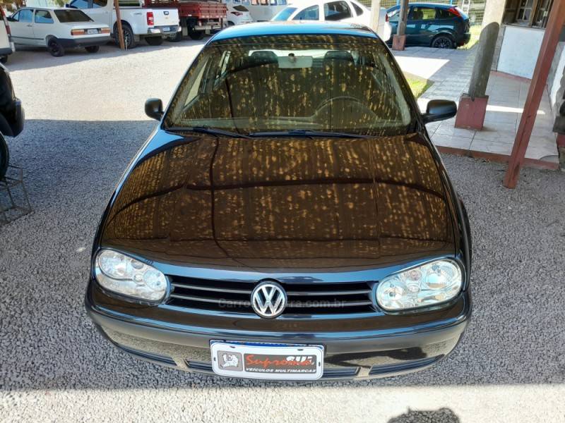 VOLKSWAGEN - GOLF - 2001/2002 - Preta - R$ 28.500,00