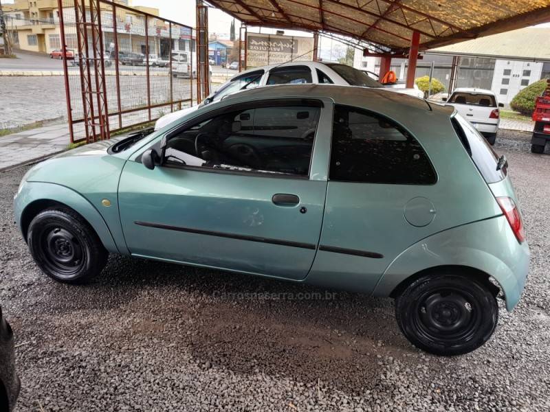 FORD - KA - 2002/2003 - Verde - R$ 13.000,00