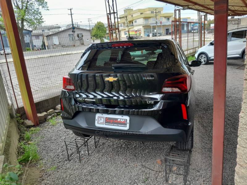 CHEVROLET - ONIX - 2023/2023 - Preta - R$ 84.000,00