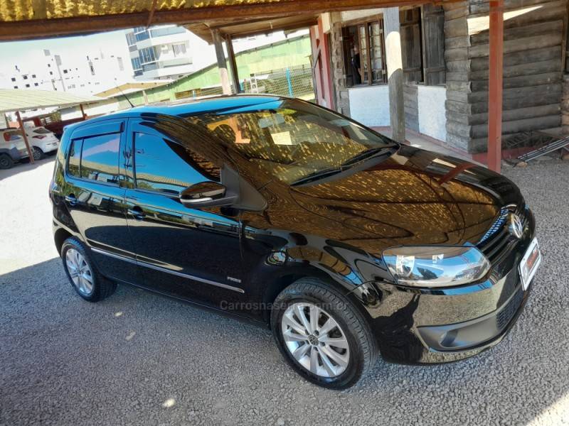 VOLKSWAGEN - FOX - 2011/2012 - Preta - R$ 38.900,00