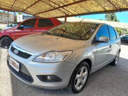 FORD - FOCUS - 2010/2011 - Prata - R$ 39.900,00