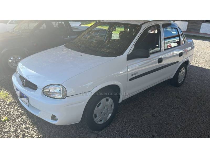 CHEVROLET - CLASSIC - 2006/2007 - Branca - R$ 21.800,00