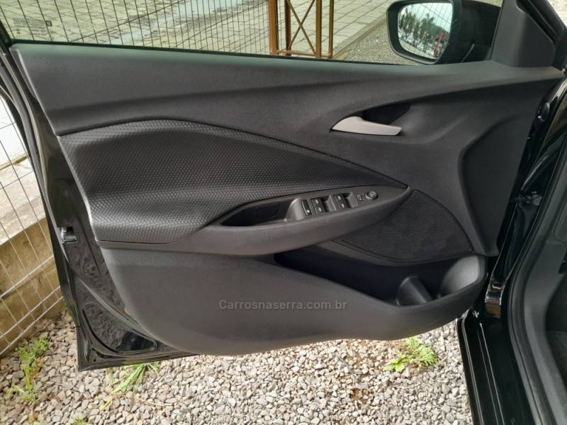 CHEVROLET - ONIX - 2023/2023 - Preta - R$ 84.000,00