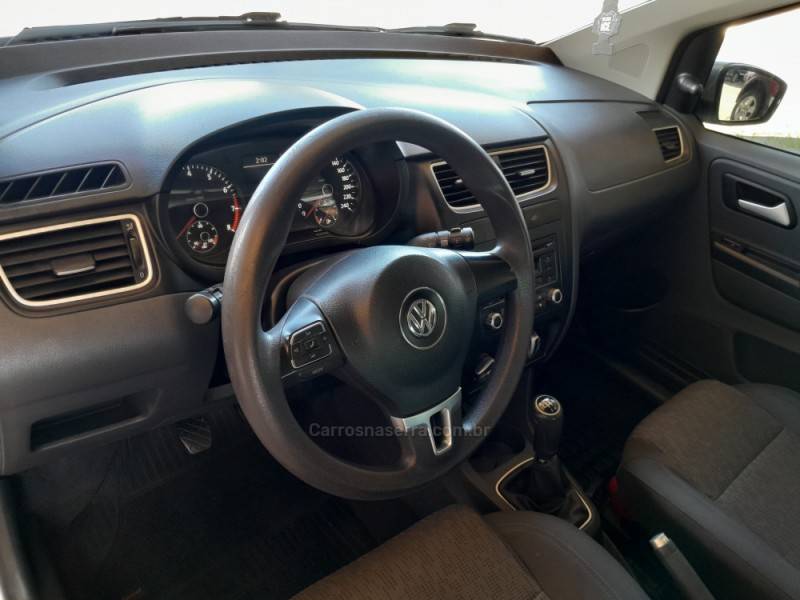 VOLKSWAGEN - FOX - 2012/2013 - Prata - R$ 37.900,00