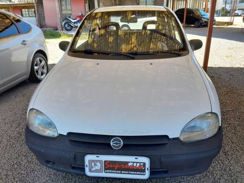 CHEVROLET - CORSA - 1997/1997 - Branca - R$ 12.000,00
