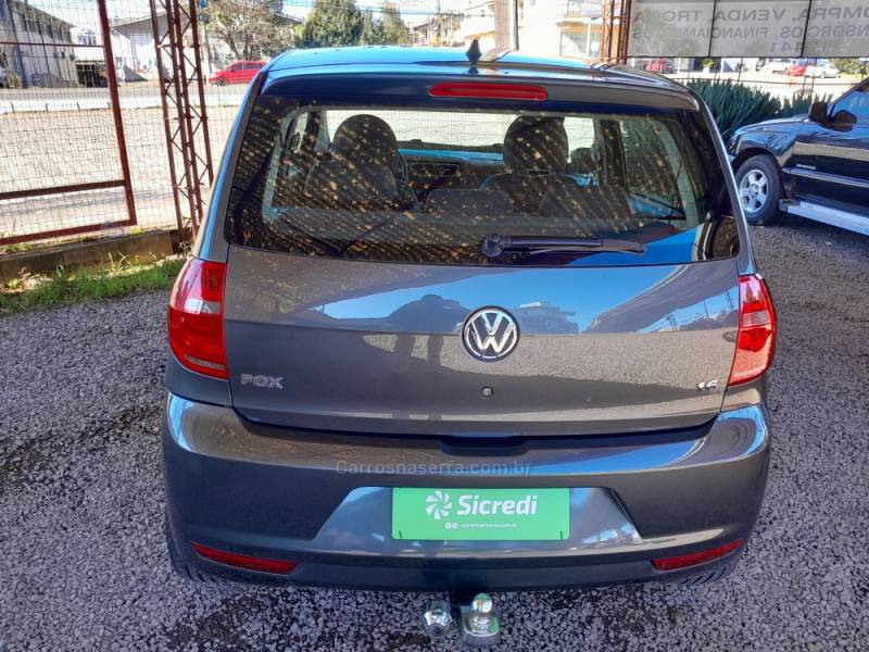 VOLKSWAGEN - FOX - 2013/2013 - Cinza - R$ 42.000,00