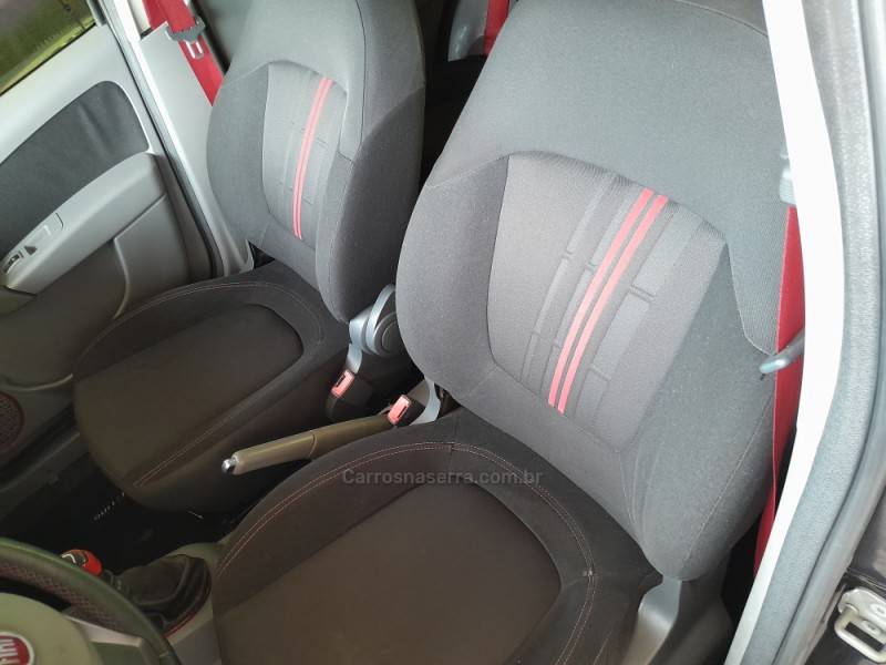 FIAT - PALIO - 2013/2013 - Preta - R$ 41.000,00