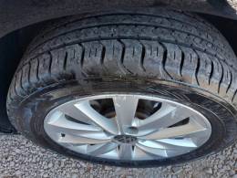 VOLKSWAGEN - FOX - 2011/2012 - Preta - R$ 38.900,00