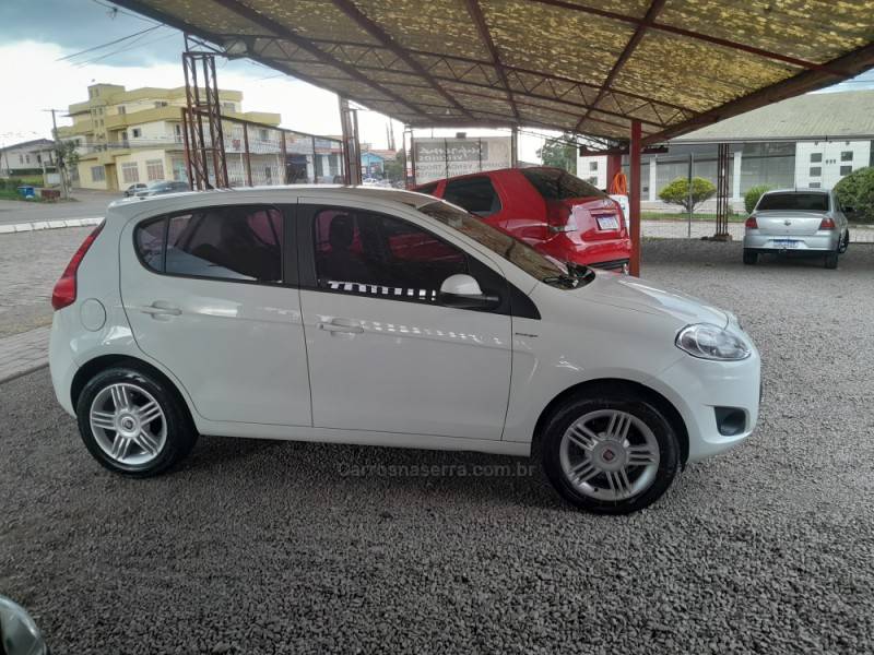 FIAT - PALIO - 2013/2014 - Branca - R$ 38.800,00