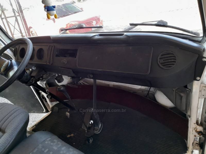 VOLKSWAGEN - KOMBI - 1996/1996 - Branca - R$ 17.000,00