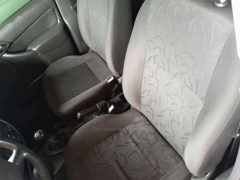 FORD - FOCUS - 2009/2009 - Prata - R$ 29.000,00