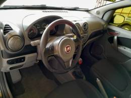 FIAT - PALIO - 2013/2013 - Preta - R$ 41.000,00