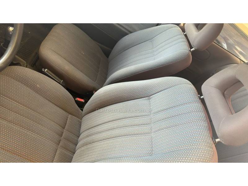 CHEVROLET - CORSA - 1999/1999 - Prata - R$ 15.900,00