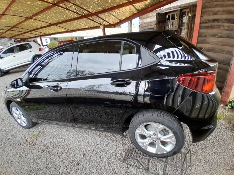 CHEVROLET - ONIX - 2023/2023 - Preta - R$ 84.000,00
