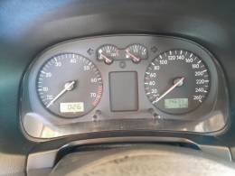 VOLKSWAGEN - GOLF - 2001/2002 - Preta - R$ 28.500,00