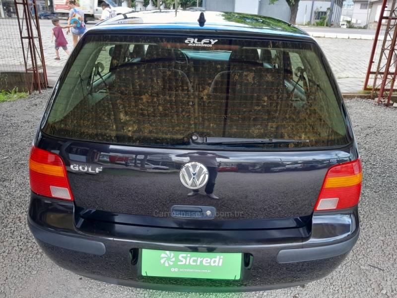 VOLKSWAGEN - GOLF - 2001/2002 - Prata - R$ 27.500,00