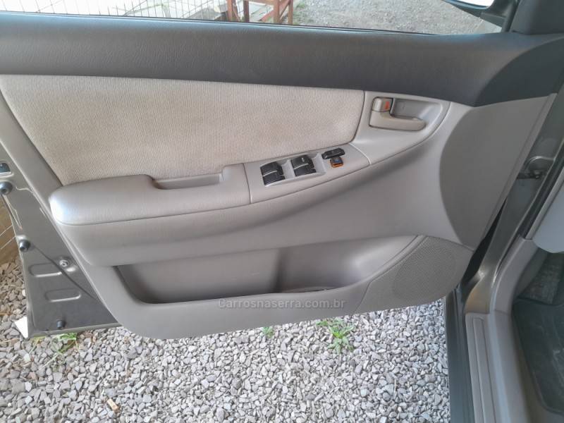 TOYOTA - COROLLA - 2008/2008 - Dourada - R$ 44.500,00