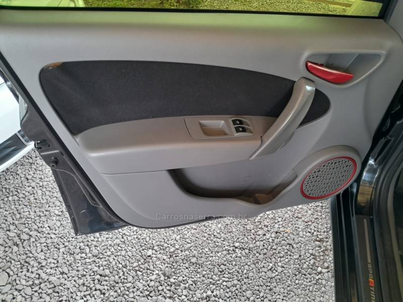 FIAT - PALIO - 2013/2013 - Preta - R$ 41.000,00