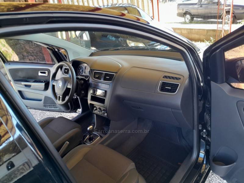 VOLKSWAGEN - FOX - 2011/2012 - Preta - R$ 38.900,00