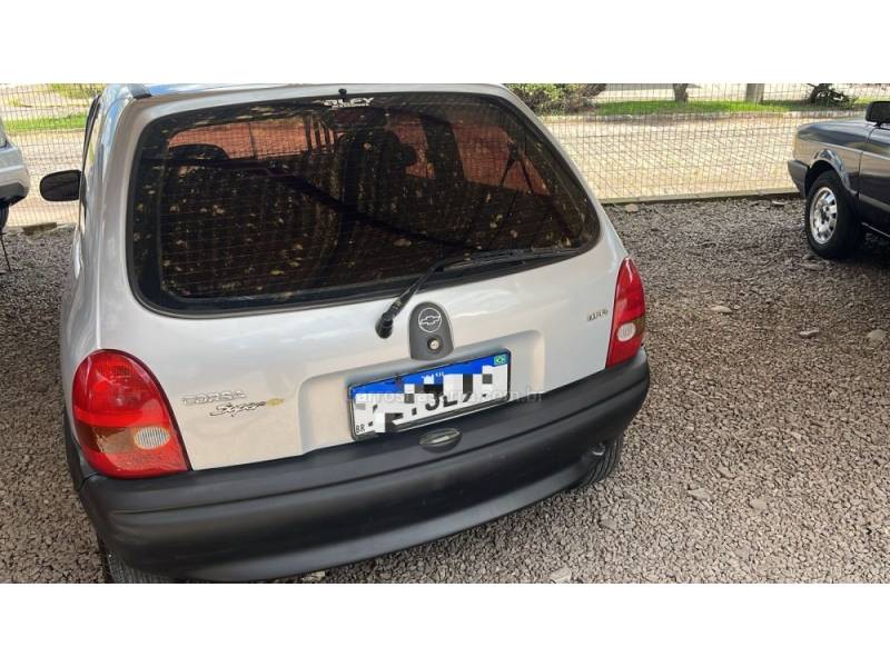 CHEVROLET - CORSA - 1999/1999 - Prata - R$ 15.900,00