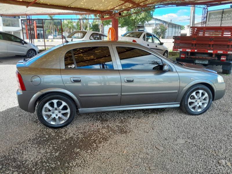 CHEVROLET - ASTRA - 2009/2010 - Cinza - R$ 41.900,00