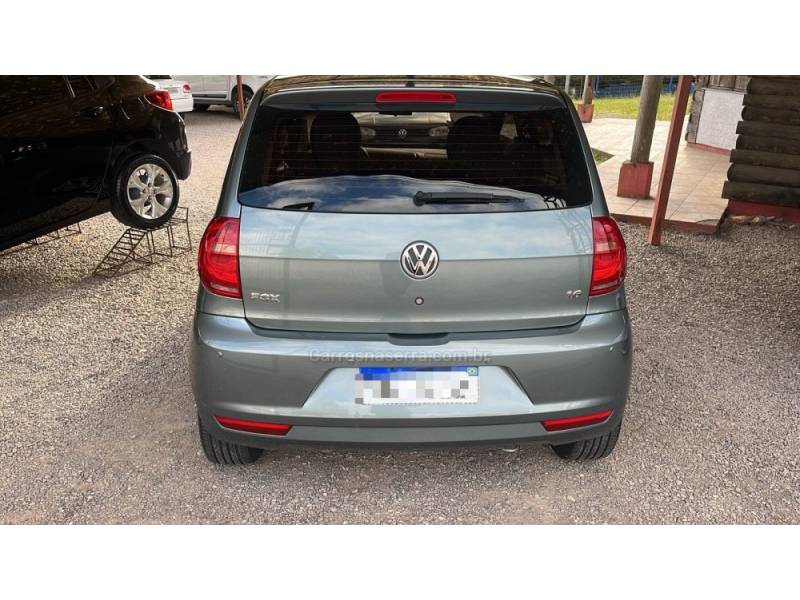 VOLKSWAGEN - FOX - 2011/2012 - Cinza - R$ 36.000,00