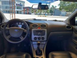 FORD - FOCUS - 2010/2011 - Prata - R$ 39.900,00