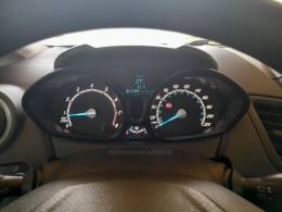 FORD - FIESTA - 2015/2016 - Prata - R$ 48.900,00