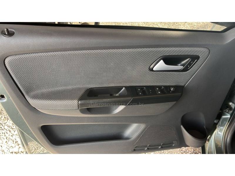 VOLKSWAGEN - FOX - 2011/2012 - Cinza - R$ 36.000,00