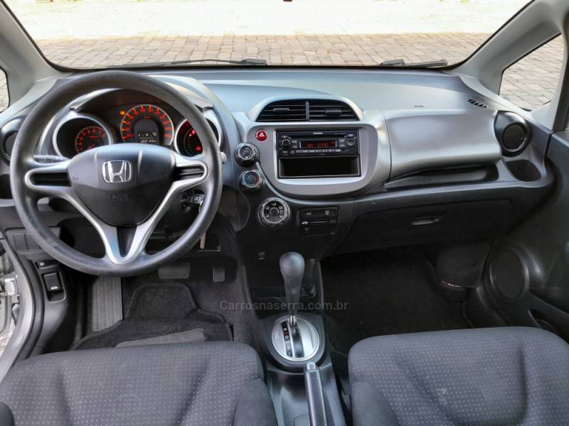 HONDA - FIT - 2011/2012 - Prata - R$ 49.900,00