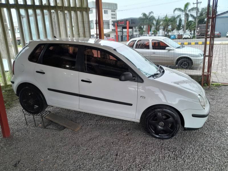 VOLKSWAGEN - POLO - 2006/2006 - Branca - R$ 27.500,00
