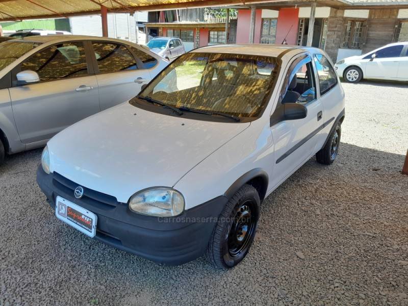 CHEVROLET - CORSA - 1997/1997 - Branca - R$ 12.000,00