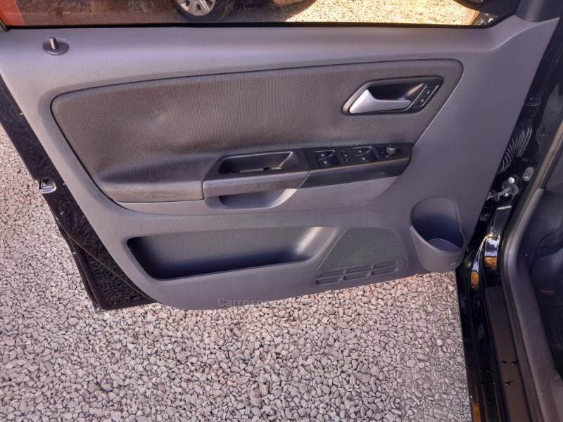 VOLKSWAGEN - FOX - 2011/2012 - Preta - R$ 38.900,00