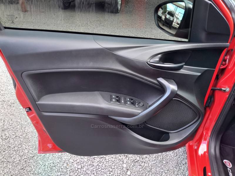 FIAT - CRONOS - 2021/2022 - Vermelha - R$ 68.900,00