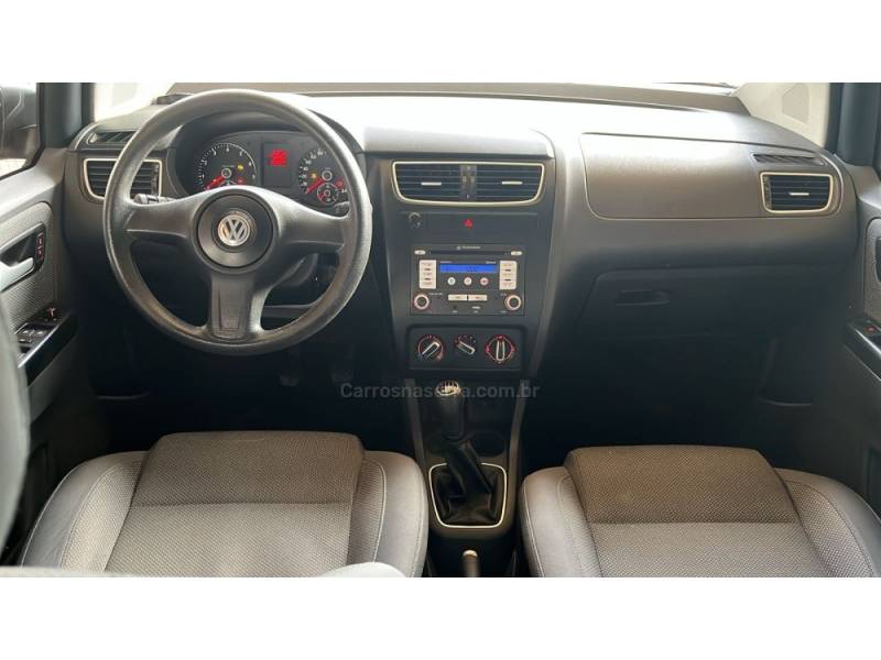VOLKSWAGEN - FOX - 2011/2012 - Cinza - R$ 36.000,00