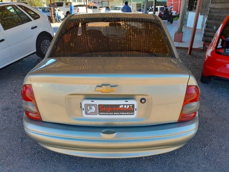 CHEVROLET - CORSA - 2008/2009 - Prata - R$ 23.000,00