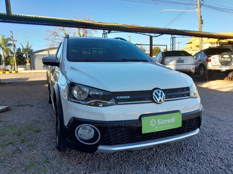 VOLKSWAGEN - SAVEIRO - 2014/2015 - Branca - R$ 66.900,00