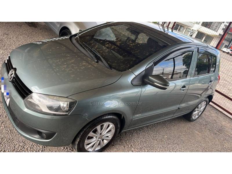 VOLKSWAGEN - FOX - 2011/2012 - Cinza - R$ 36.000,00