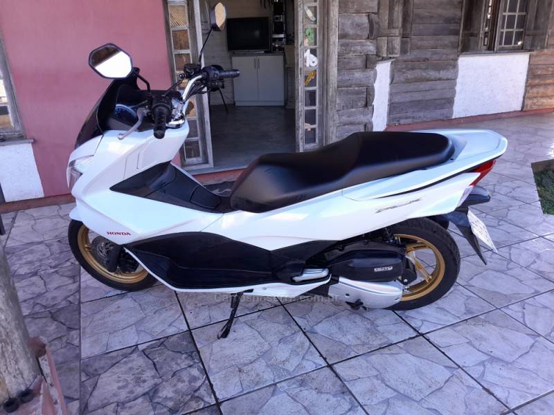 HONDA - PCX - 2016/2016 - Branca - R$ 13.500,00