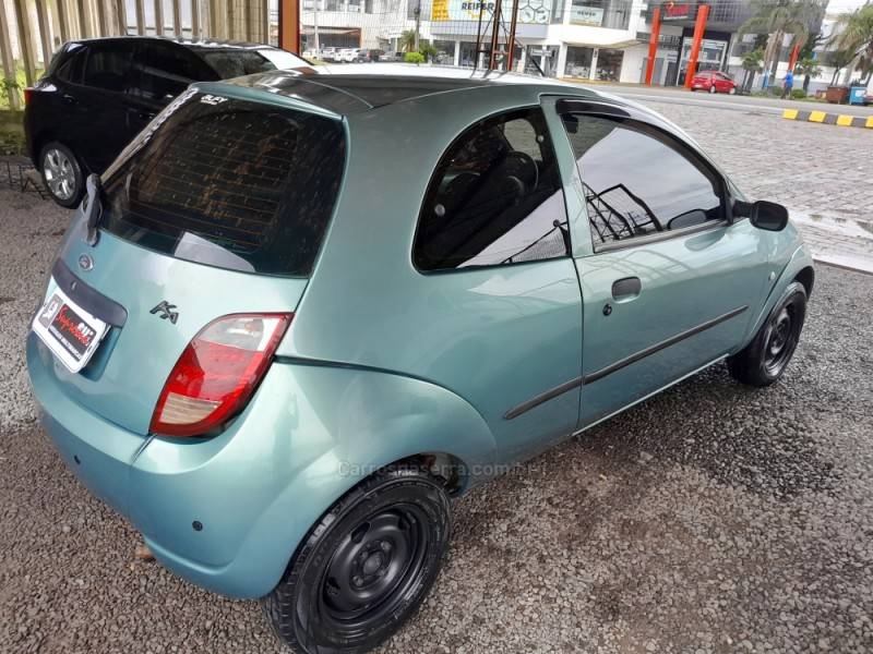 FORD - KA - 2002/2003 - Verde - R$ 13.000,00