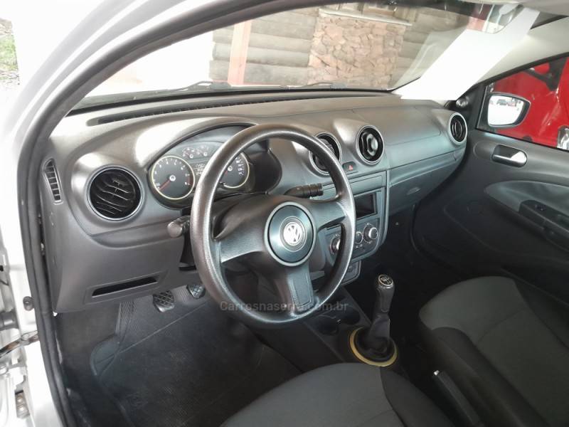 VOLKSWAGEN - SAVEIRO - 2010/2011 - Prata - R$ 41.000,00