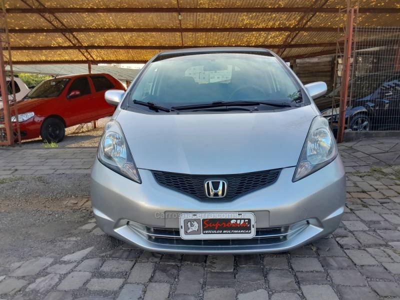 HONDA - FIT - 2011/2012 - Prata - R$ 49.900,00