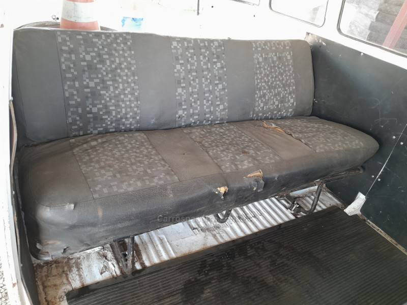 VOLKSWAGEN - KOMBI - 1996/1996 - Branca - R$ 17.000,00