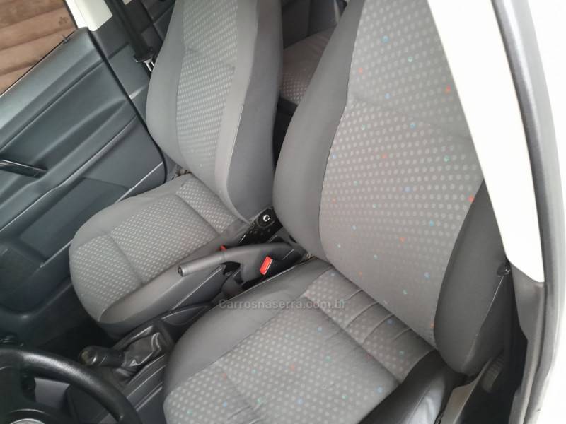 VOLKSWAGEN - POLO - 2006/2006 - Branca - R$ 27.500,00